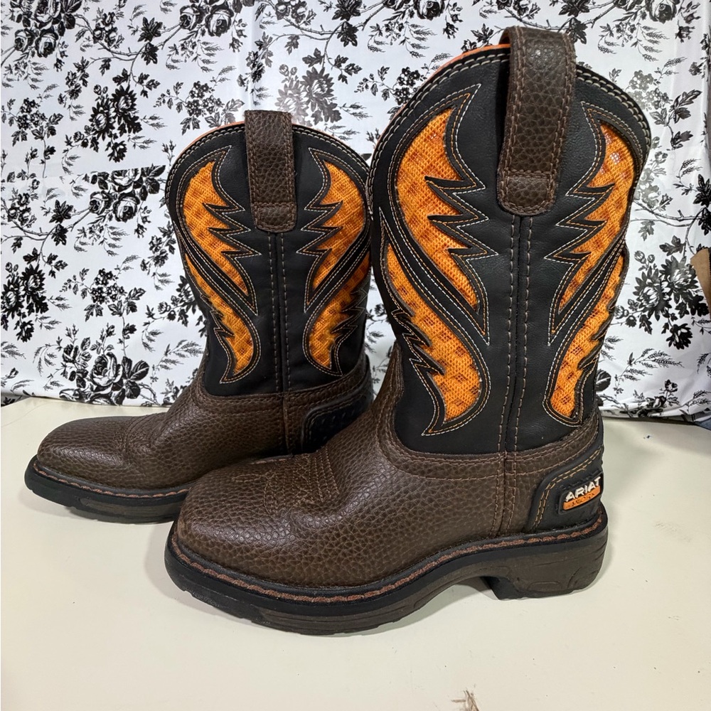 Kids Boys Ariat Boots/ Western/ Rodeo/ cowboy work boots size 11